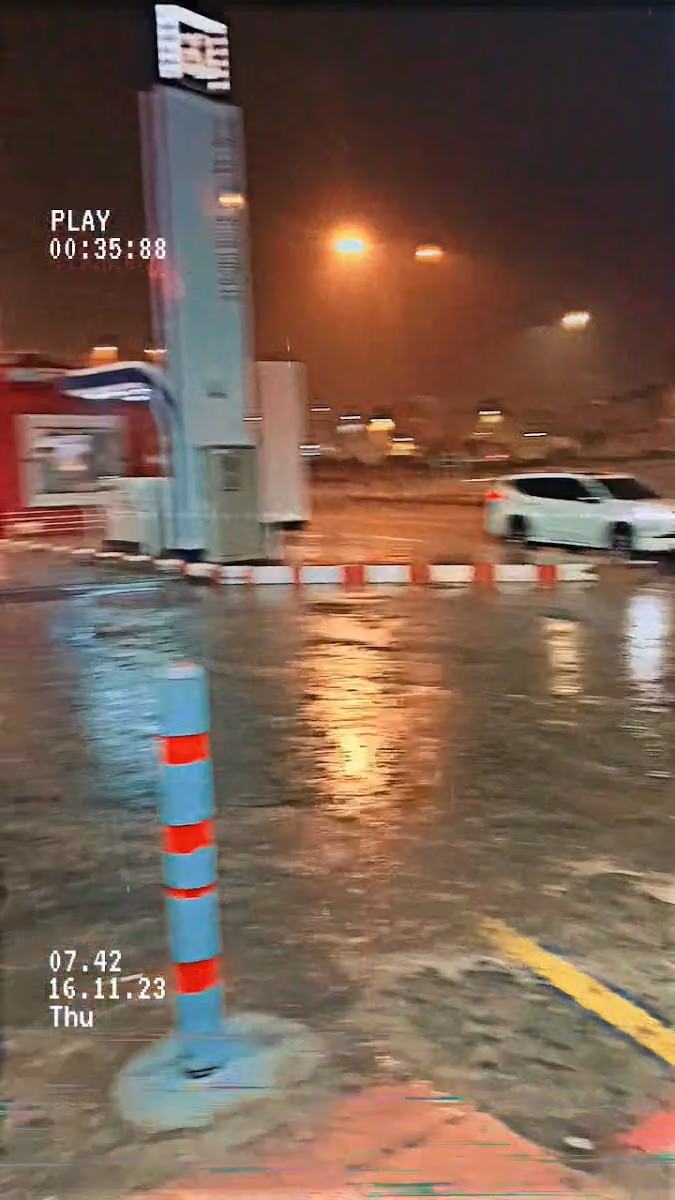 Watch repair center. تصليح ساعات Nadlah Markets