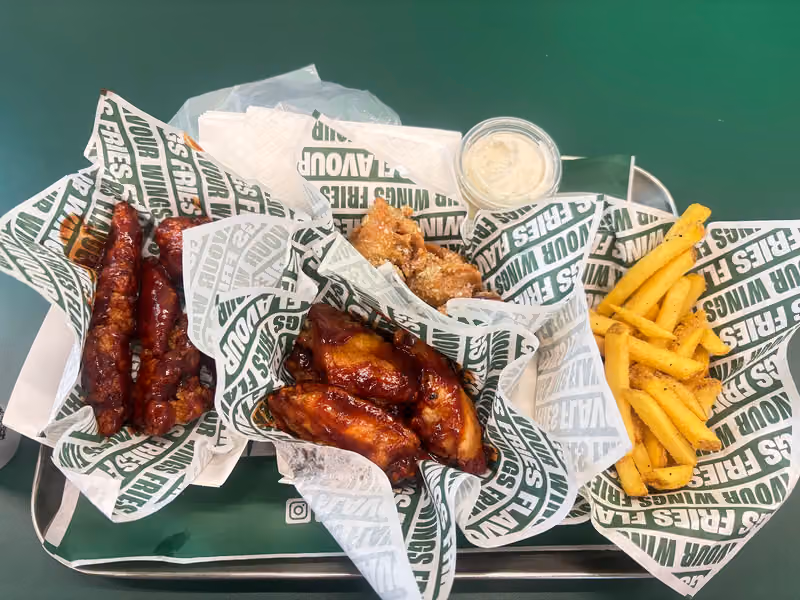 WINGSTOP GRANADA CENTER