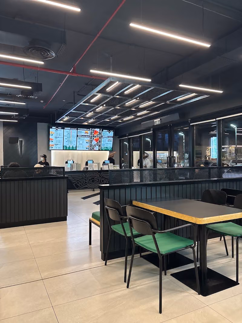 WINGSTOP GRANADA CENTER