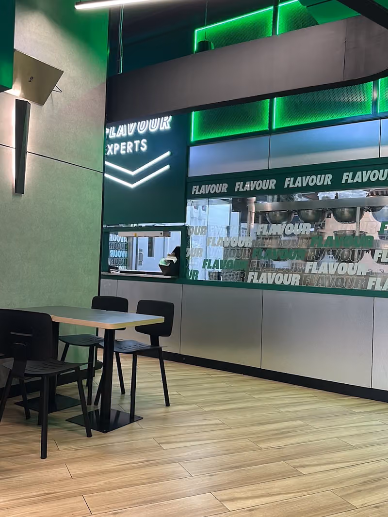 Wingstop Oro Square
