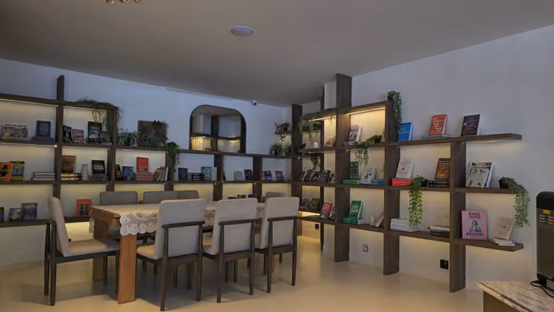 Wisdom Cafe & Bookshop (وزدم)