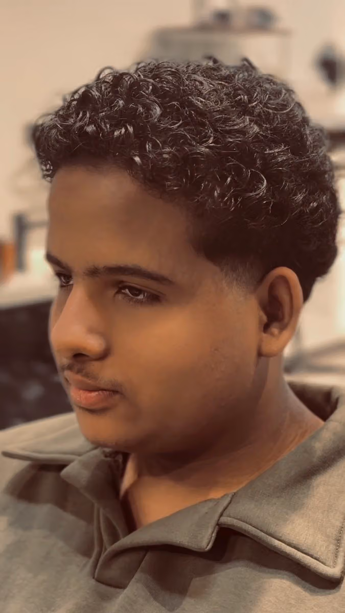 وقت فتله للحلاقة