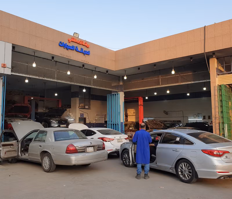 ورشة أداء الفني لصيانة السيارات