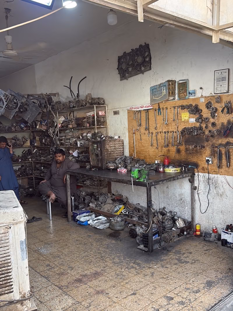 ورشة الحربي لصيانة السيارات مهـندس عباس باكستاني)