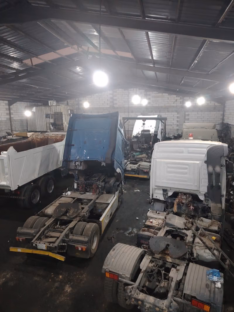 Rukn Al-ijtihar workshop for trucks