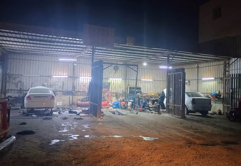 ورشة سيارات