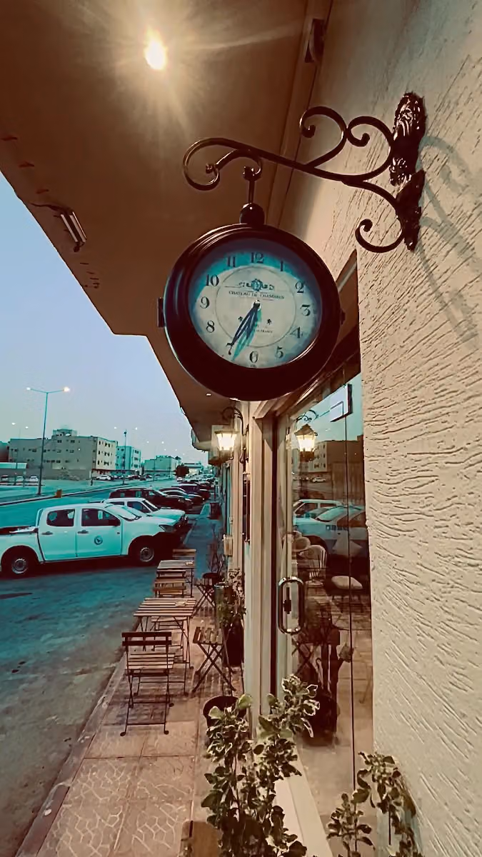 وسط الحي قهوة مختصه
