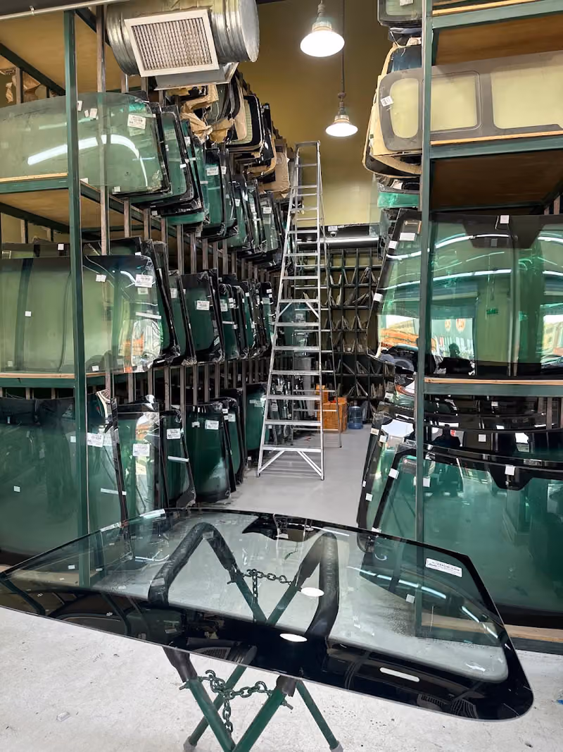 وتم لزجاج السيارات Watam Auto Glass