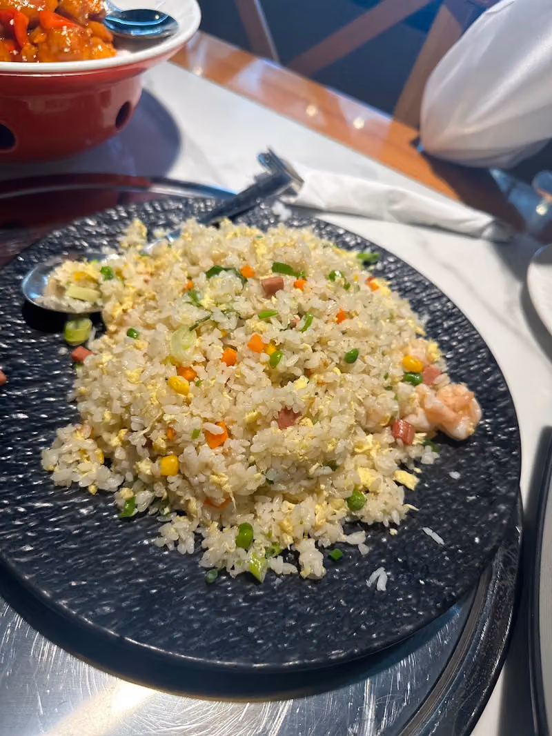 YUNLAI CHINESE RESTAURANT (云来)