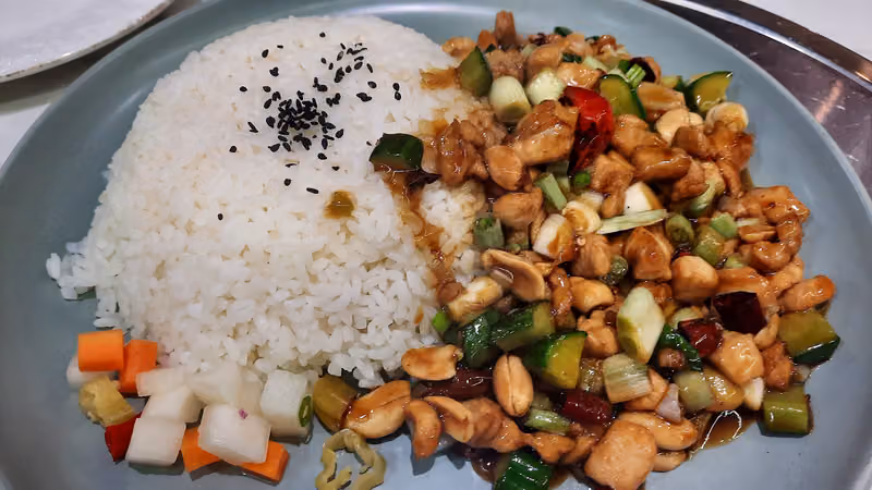 YUNLAI CHINESE RESTAURANT (云来)