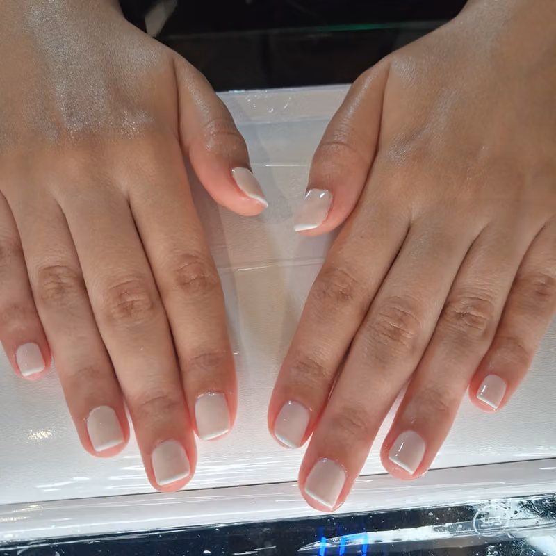 يوفي مشغل وصالون UV salon spa بالرياض