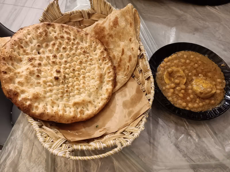 Zaiqa Alyum Restaurant