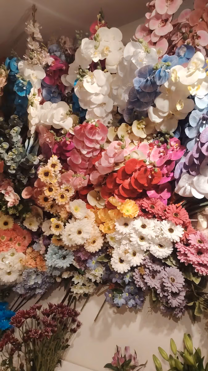 Revan Flower for Gifts, Flowers and Events preparation