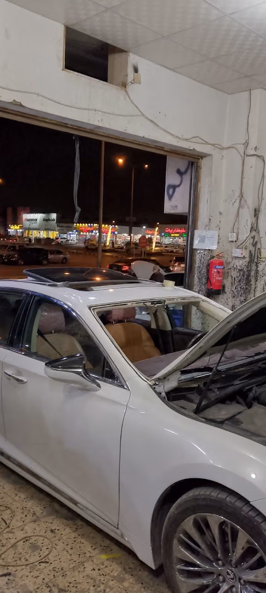 زجاج سيارات(1)اصلاح مكائن الابواب وقص مرايات اصلي واصلاح صفاطات اصلح كسور اصلاح مكائن الابواب