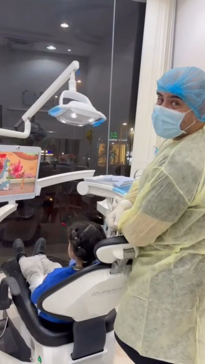 زراعة الاسنان ابتسامة تجميل فينير تبييض الاسنان دكتور محمد الاحمد Dental implants | Veneer | Hollywood smile | Cosmetic