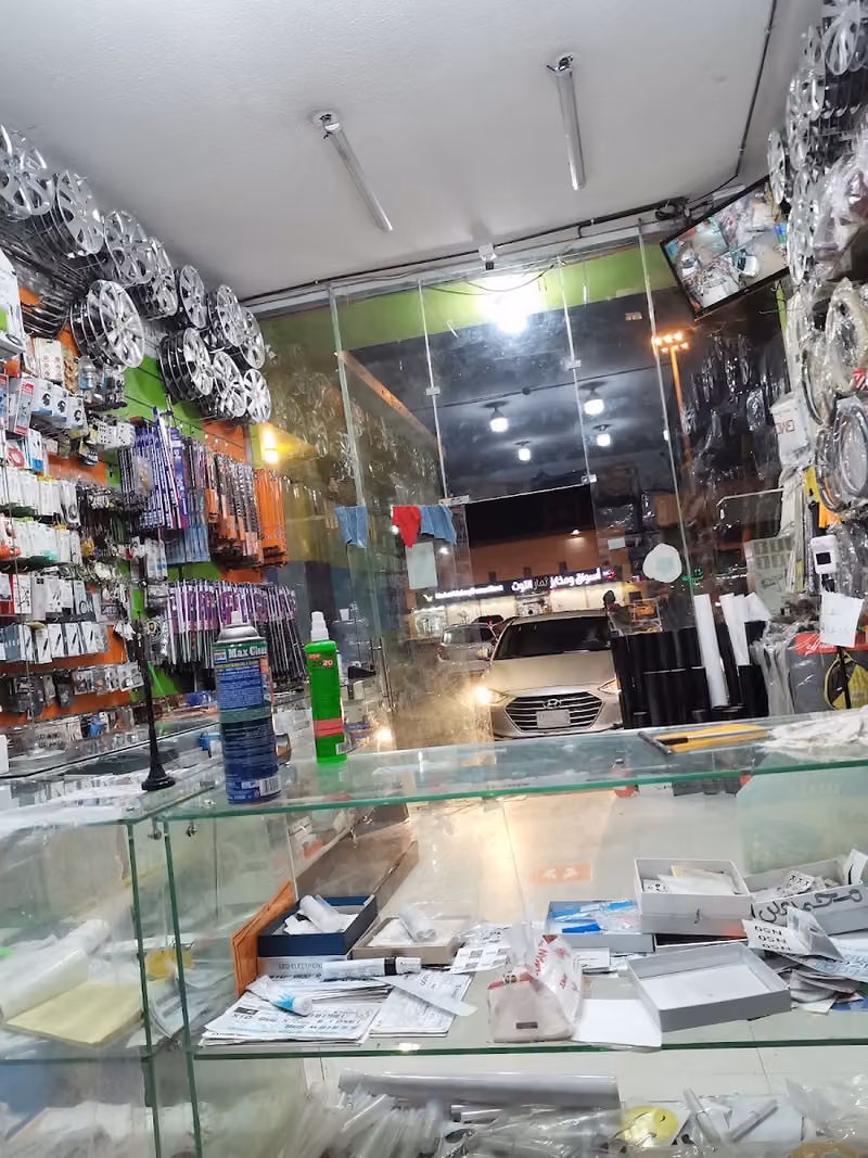 زينة سيارات لبن